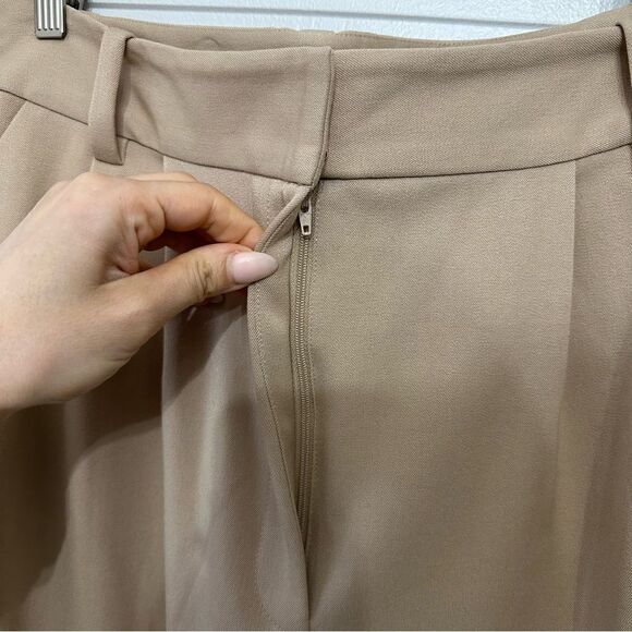 Favorite Daughter The Favorite Pant in Beige - Picture 8 of 8